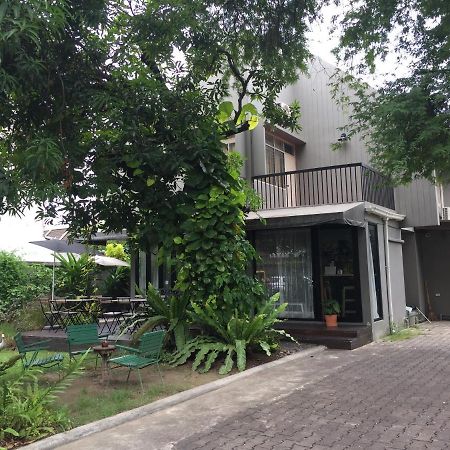 Baan Ongkharak Bed & Breakfast (Adults Only) กรุงเทพมหานคร ภายนอก รูปภาพ
